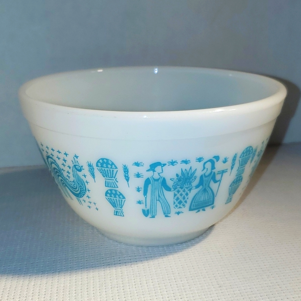 Pyrex Amish Butterprint 401 Nesting Bowl 1.5 Pint Small Serving Turquoise White